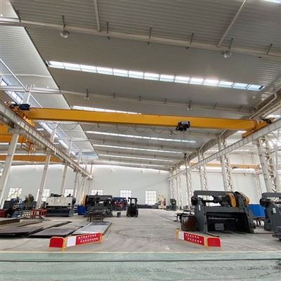 3 tonový mostový žeriav